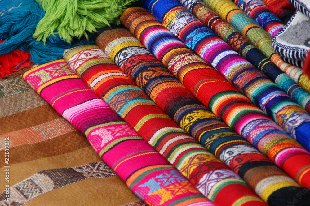 anfitrión lado Canal Tejidos artesanales latinoamericanos foto de Stock | Adobe Stock