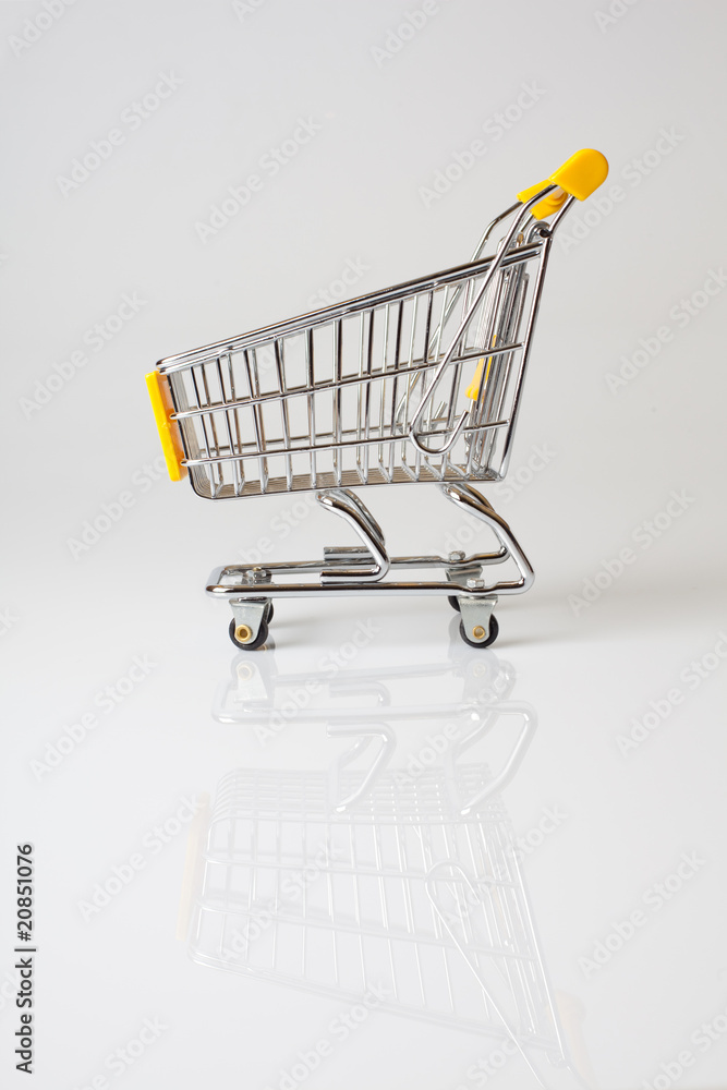 chariot achat consommation supermarché économie course chariot achat consommation supermarché économie course