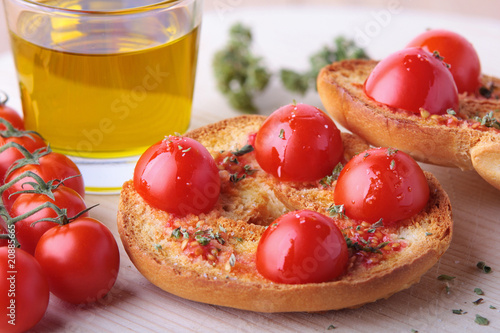 Fotografie Frisa with tomato, olive oil and oregano