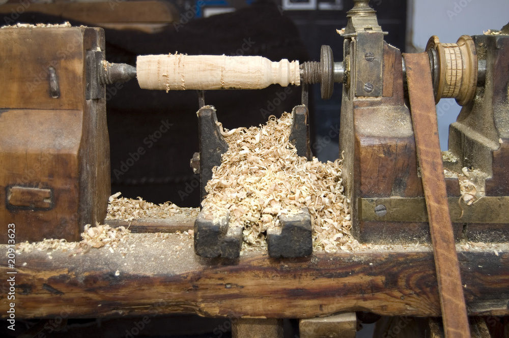 maquina talladora piezas de madera Stock Photo | Adobe Stock