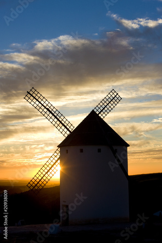 windmill at sunset, Campo de Criptana, Castile-La Mancha, Spain