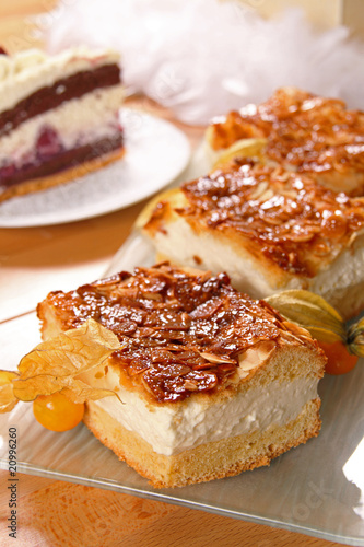 bienenstich,bee sting cake