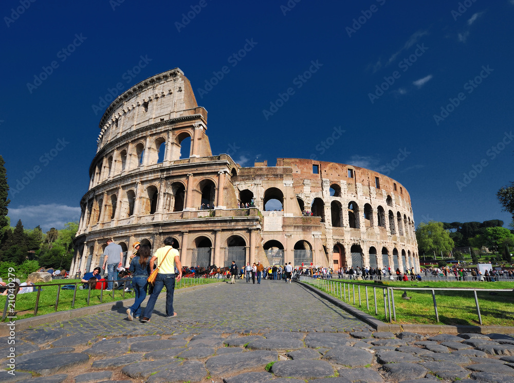 Paseando  por el Coliseo,Roma