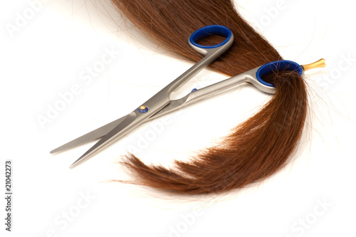 Hair lock in scissors ring