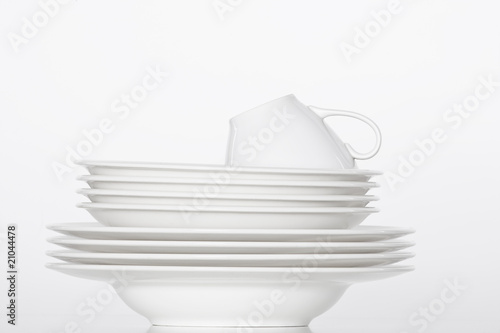 white plates and cup