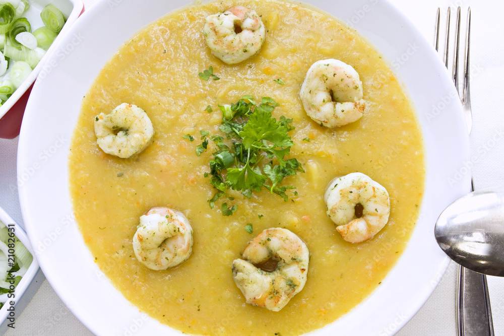 Kartoffelsuppe mit Garnelen Kartoffelsuppe mit Garnelen