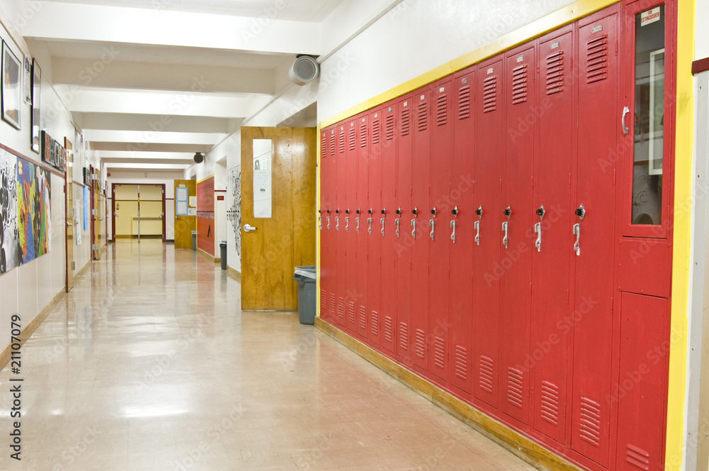 Empty School Hallway - obrazy, fototapety, plakaty 