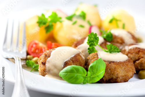 Frikadeller with potatoes and fresh herbs
