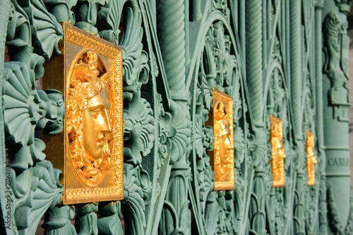 Maschera d'oro - cancello Palazzo Reale Torino