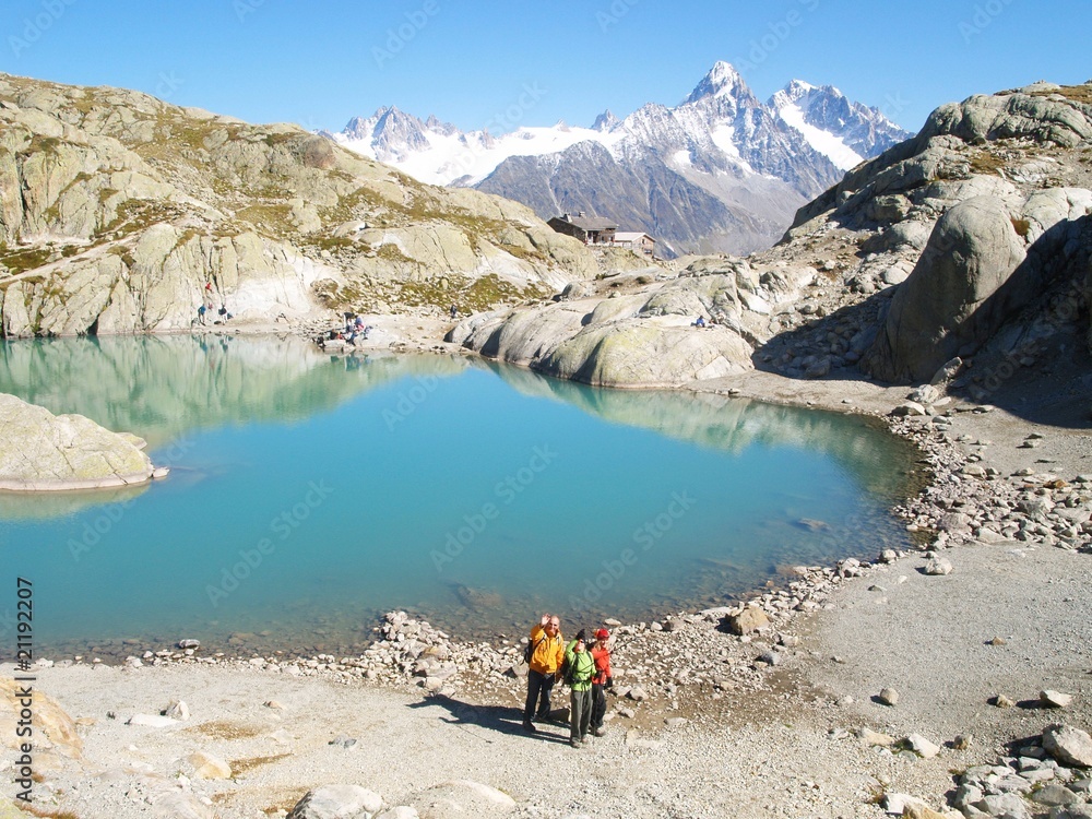 Lac Blanc, refuge et massif du Mont Blanc