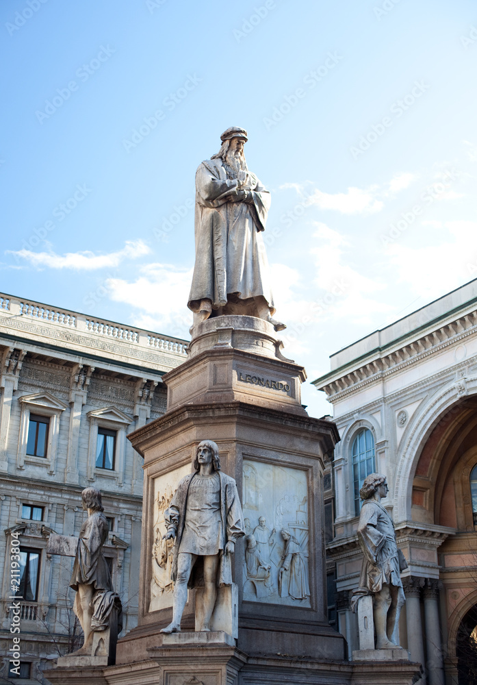 Monumento a Leonardo da Vinci, Milano