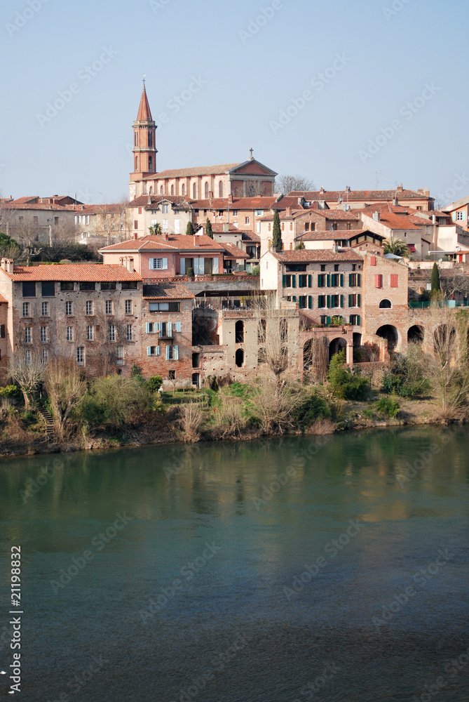 Le vieux village d'Albi et le Tarn Le vieux village d'Albi et le Tarn