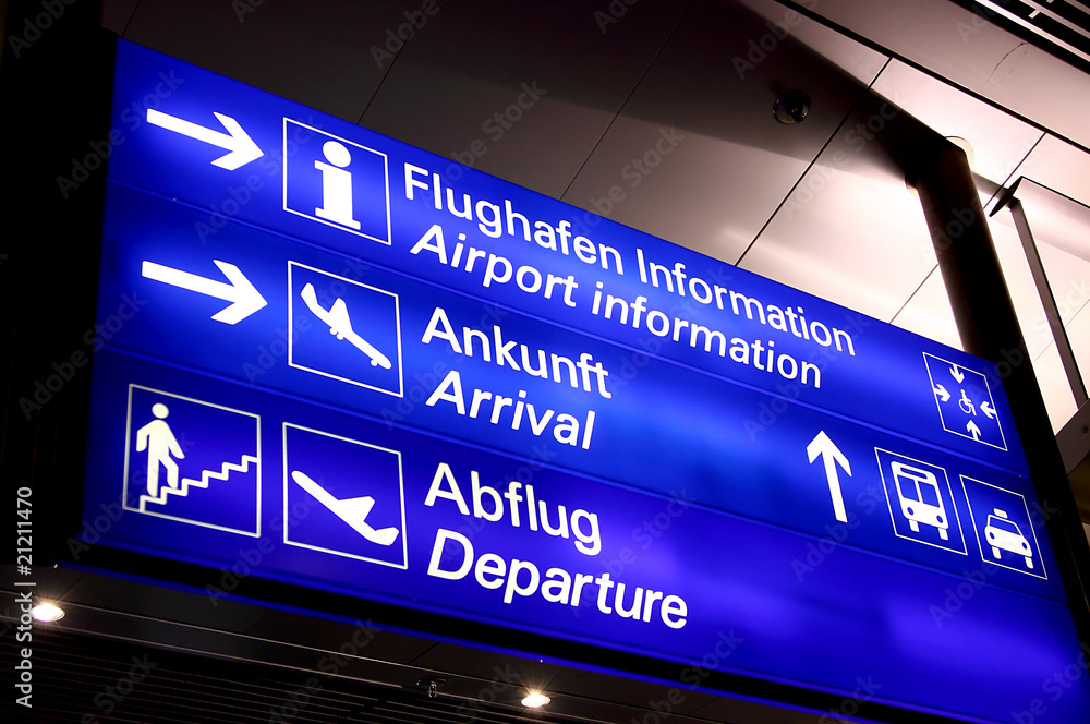 Airport Abflug - Ankunft Stock-Foto | Adobe Stock