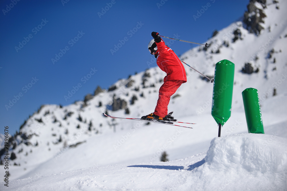 saut d'enfant en ski