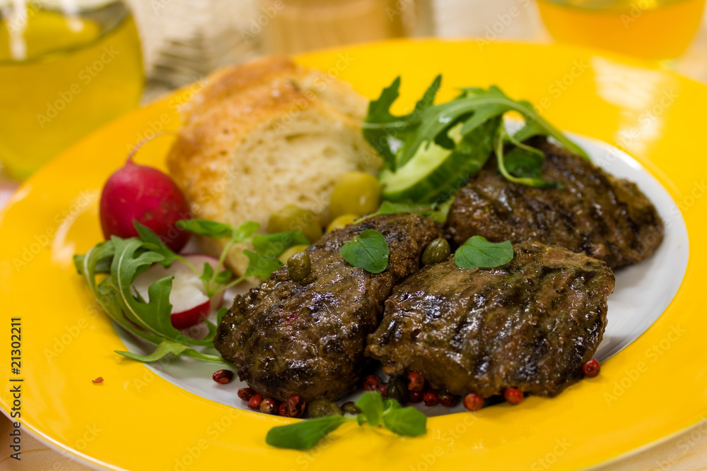 Lamm Medaillons - Steak- mit Rucola, Baguette Lamm Medaillons - Steak- mit Rucola, Baguette