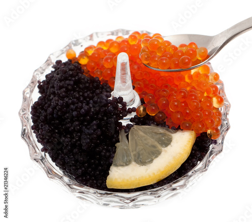 roter und schwarzer Caviar photo