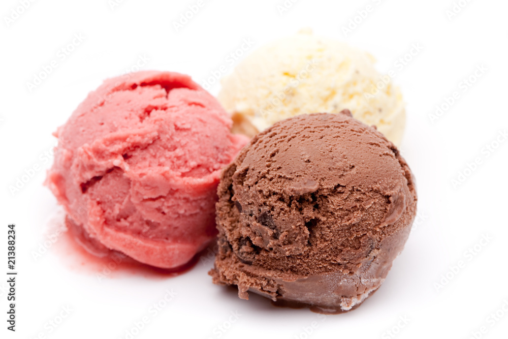 3 unterschiedliche Sorten Eis 3 unterschiedliche Sorten Eis