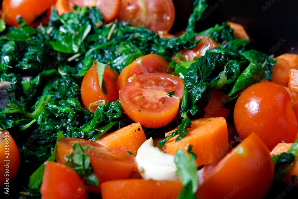 Salmon with Spinach and Tomatos Salmon with Spinach and Tomatos