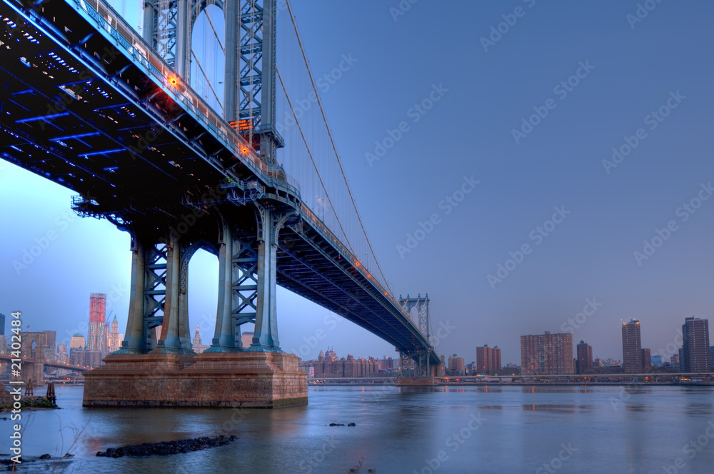 Manhatten  Bridge