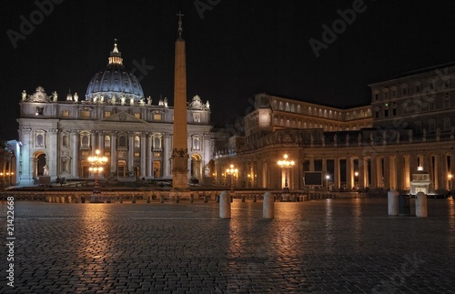 Plaza San Pedro de noche,Vaticano