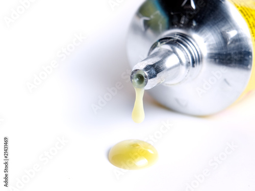 Fotografie Leaking glue