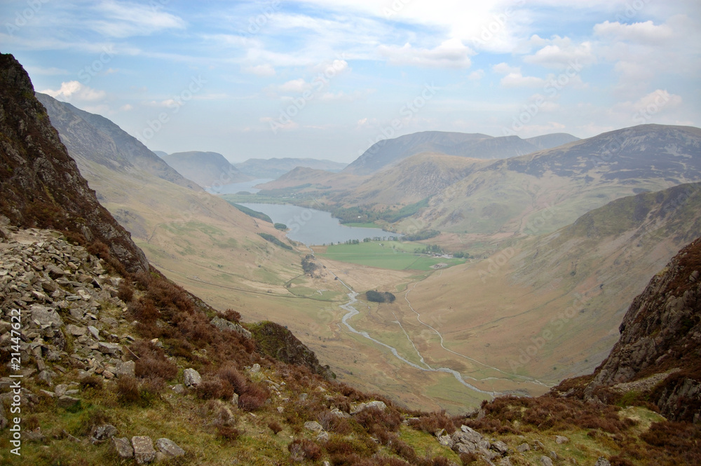 Naklejka premium Buttermere from Haystacks path