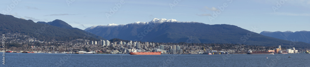 Fototapeta premium Panoramic view of North Vancouver over the Vancouver bay.