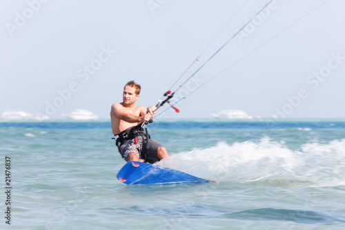 Kiteboarder motion blur © Ints