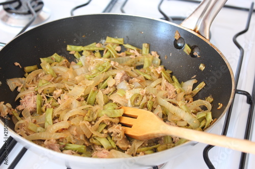 Wok with vegetables and tuna fish