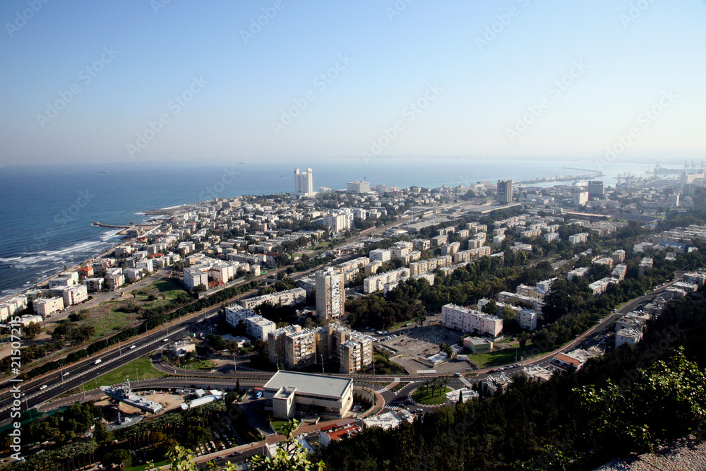 Obraz premium Overview of the city of Haifa in Israel