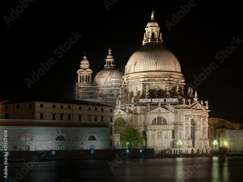 Basilica di Santa Maria della Salute at night © Irena Kofman