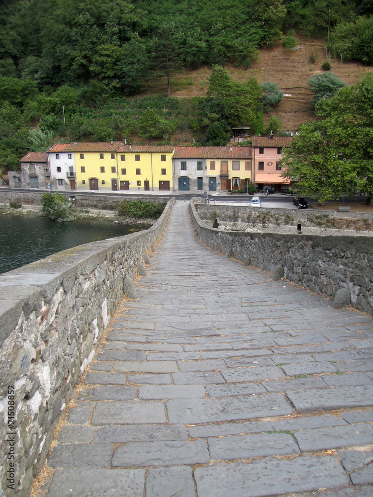 Ponte della Maddalena across the Serchio. Tuscany