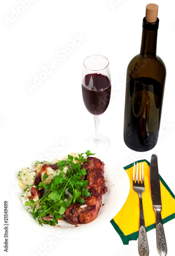 Pork ribs with potato and wine