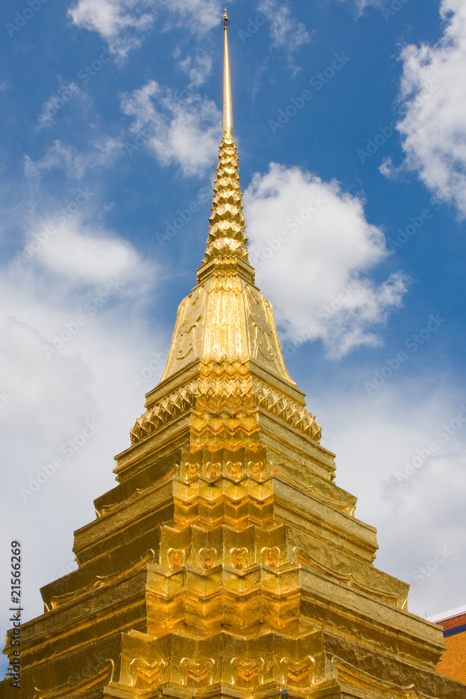Fototapeta premium Golden pagoda in the Grand palace area in Bangkok, Thailand