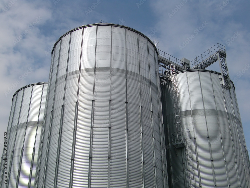 3 Getreidesilos 3 Getreidesilos