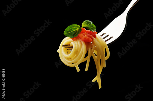 forchetta con spaghetti photo