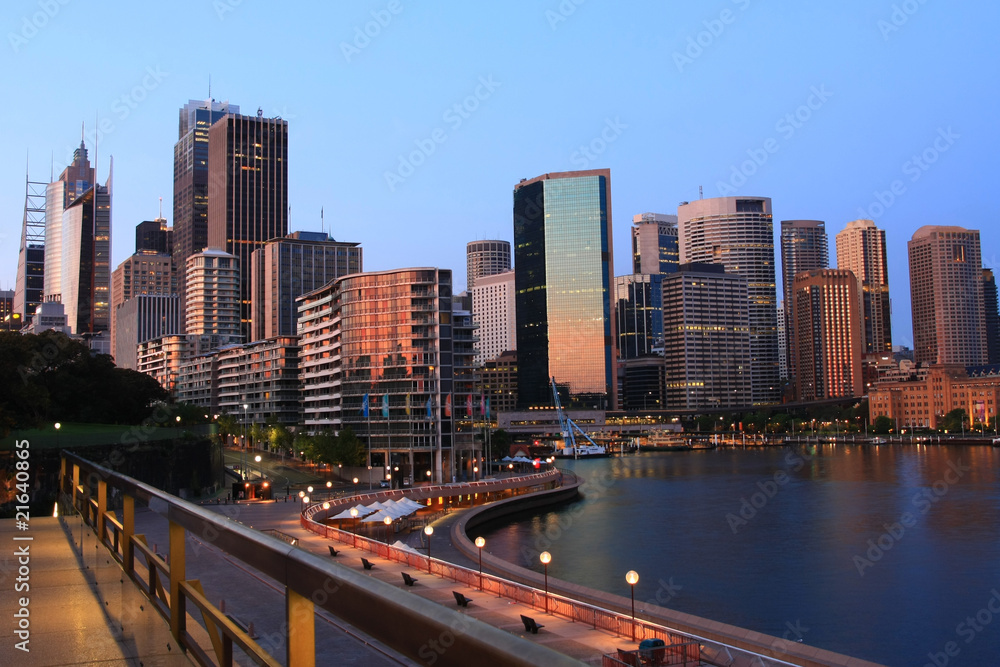 Naklejka premium Miasto Sydney, Australia, o świcie.