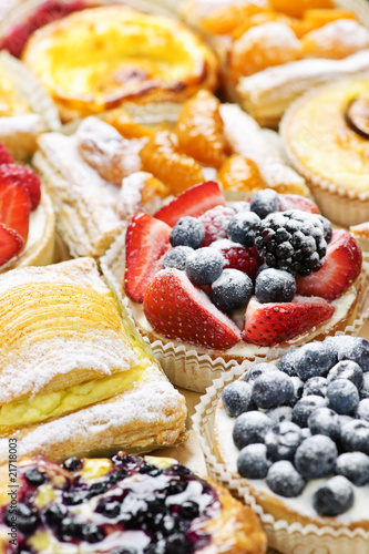 Fotografía Assorted tarts and pastries