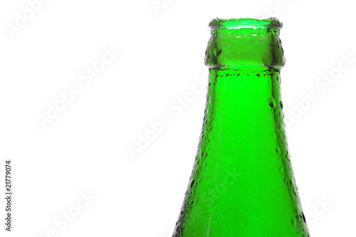 Grüne Flasche mit Kondenswasser