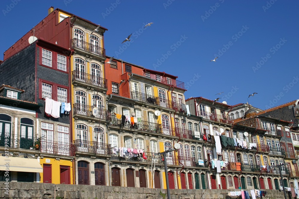 Obraz premium Oporto Ribeira, typical buildings, Portugal