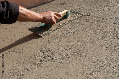 Hand concreting