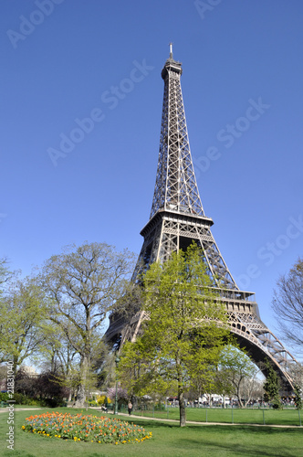 The Eiffel Tower in spring  2 © Thomas Dutour
