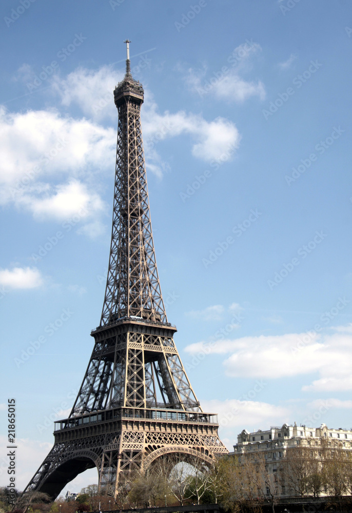 Tour Eiffel de haut en bas