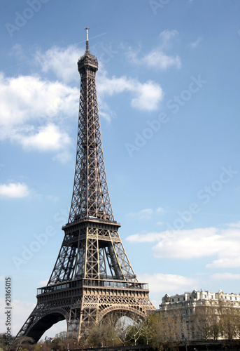 Tour Eiffel de haut en bas