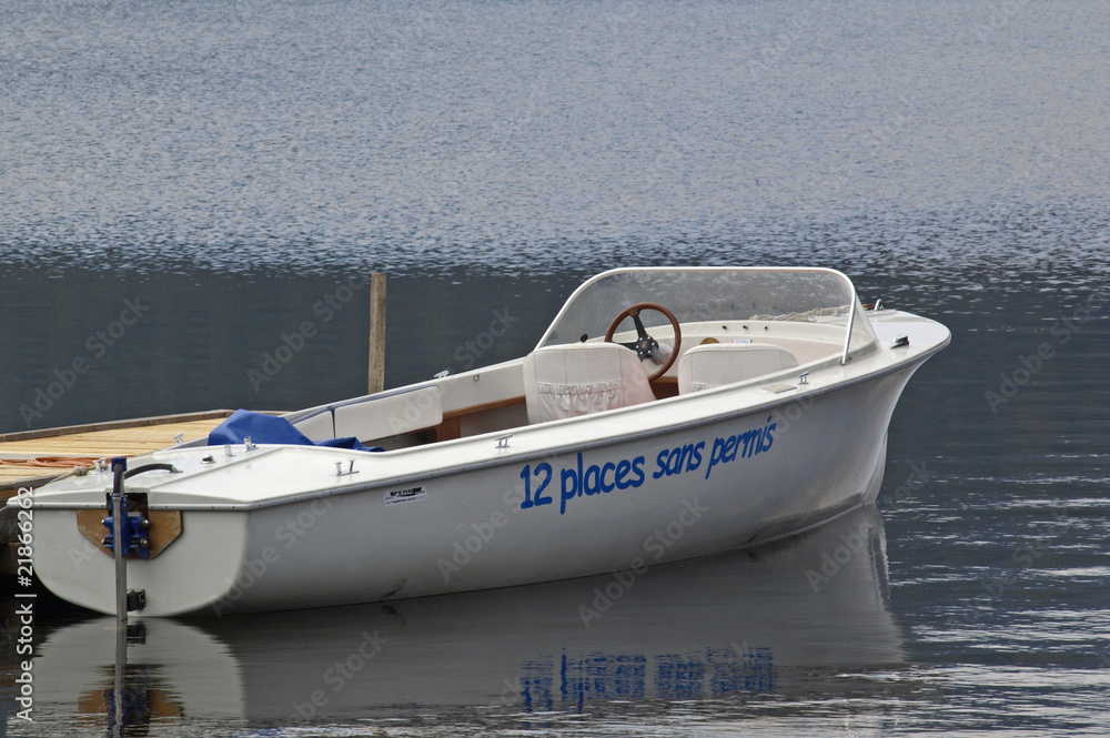 Obraz premium BATEAU SANS PERMIS