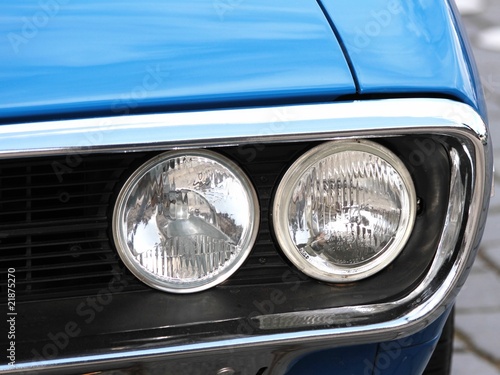 lights of a vintage car © M.Jenkins