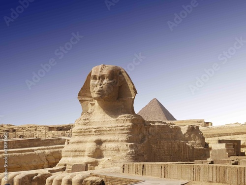 spinx of gizeh - Pyramid of Kairo