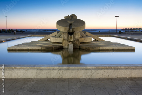 Pescara Monumento all'alba photo