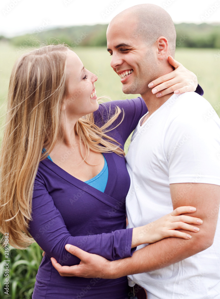 Obraz premium Young couple in love
