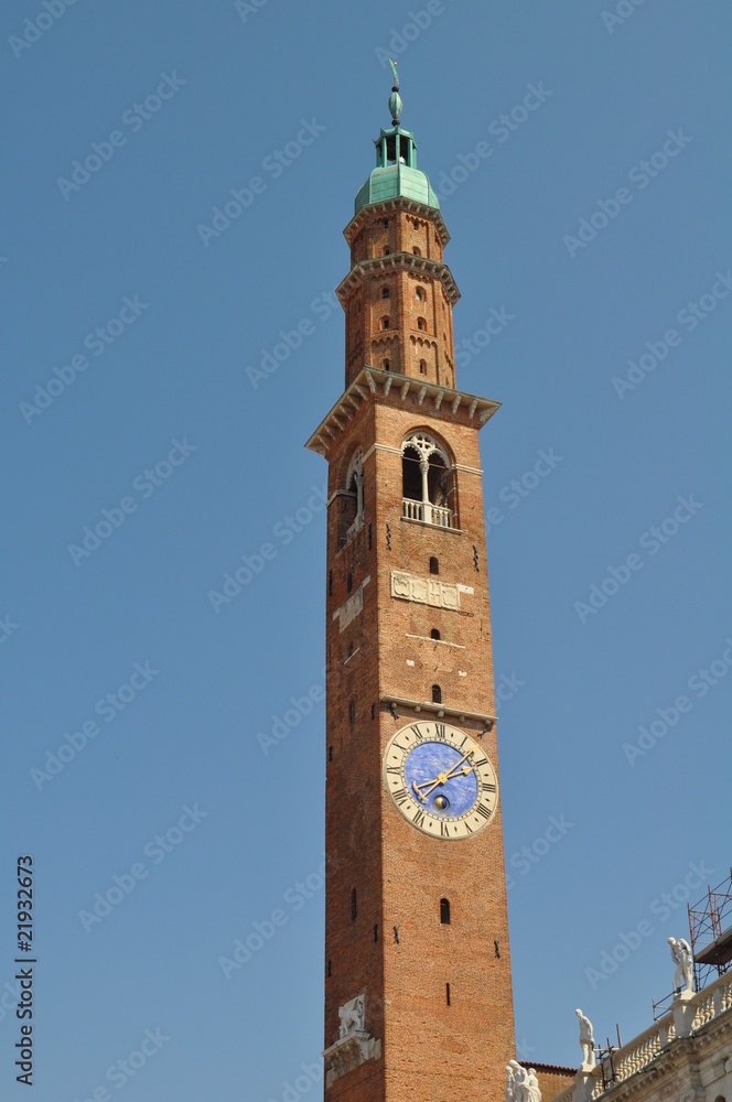 Torre medioevale_ piazza dei Signori a Vicenza_02